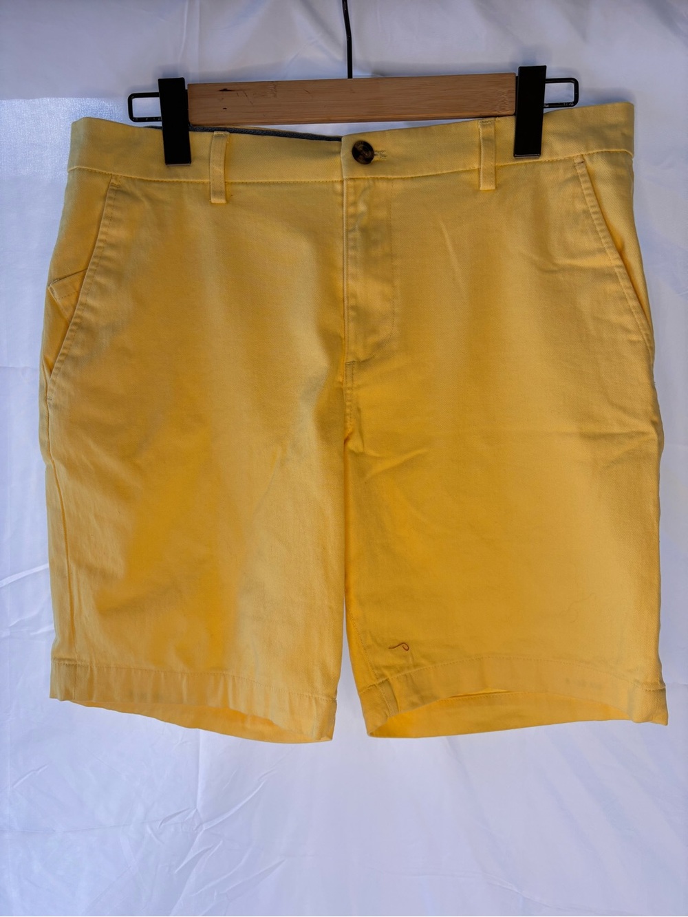 Chaps Mens 32 Yellow Stretch Chino Shorts Casual Summer Flat Front
